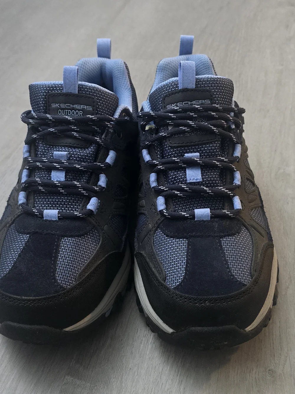 Skechers Women’s Trail Sneakers Black & Blue Size 7.5 US / 37.5 EU